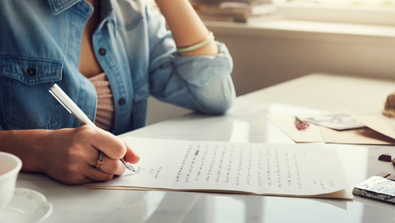 Why College Students Are Choosing My Essay Writer Over Late-Night Panic