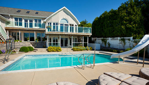 Benefits of Glass Fences Around Pools