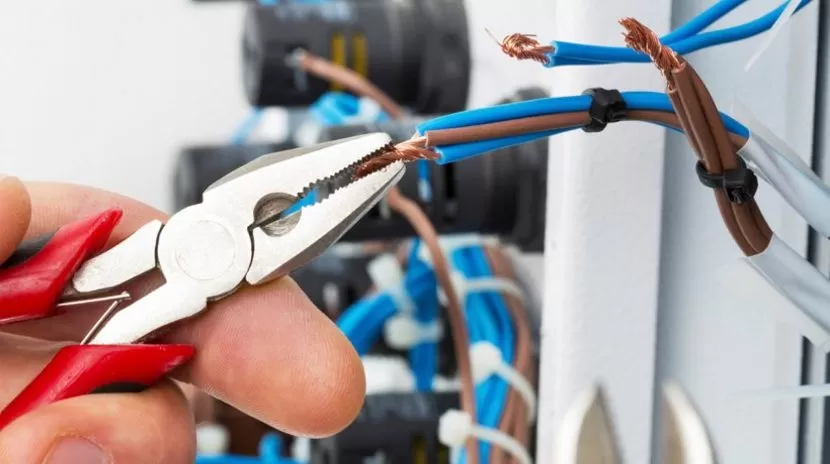 How to Choose the Right Electrician for Your Home Projects